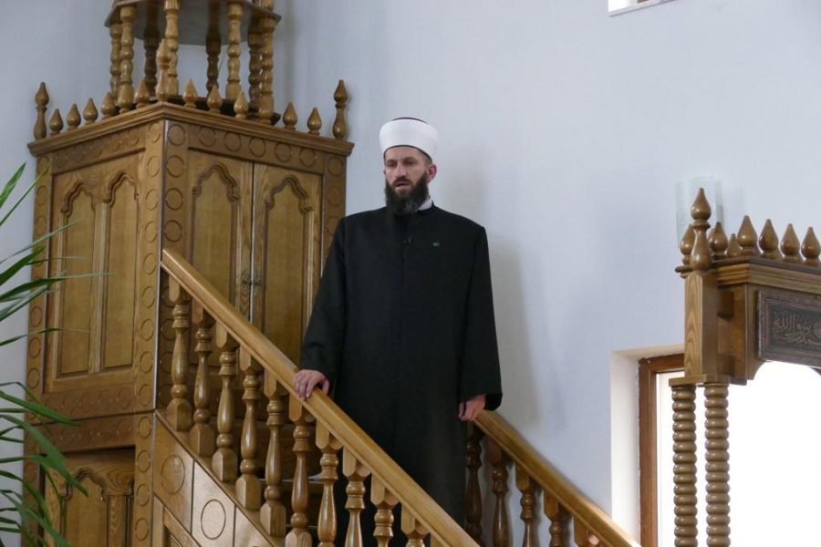 Muftija sandžački hfz. Kujević održao hutbu u Bedr džamiji u Tutinu_61740c3cc243a.jpeg