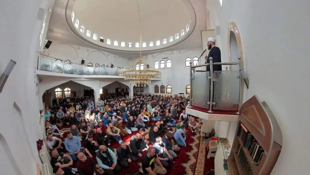 Muftija sandžački na hutbi u Hadži Mehovoj džamiji – Islam nas uči organiziranosti i uređenju_626c8f1eeab7d.jpeg