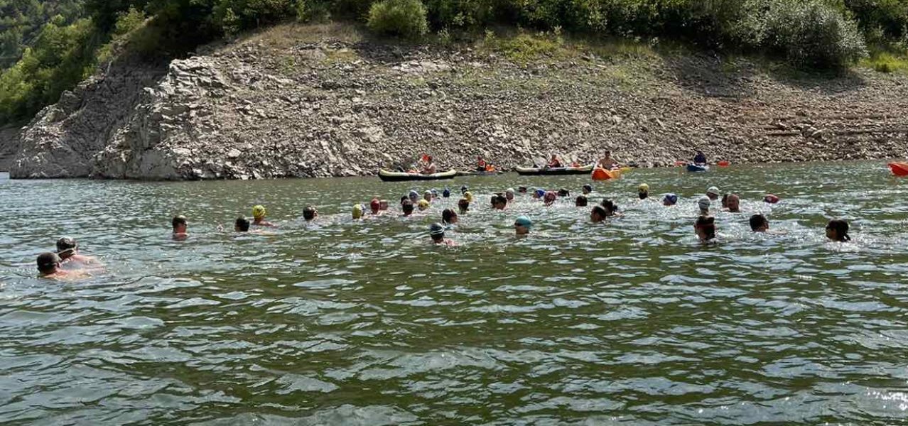 Na Sjeničkom jezeru održan prvi „Plivački maraton”_6124f25befd10.jpeg