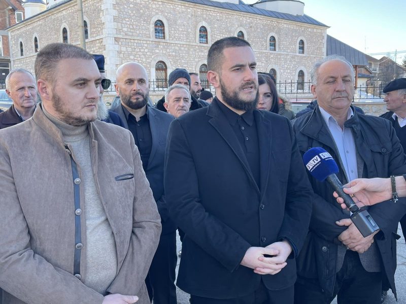 Zukorlić u Sjenici: Nećemo odustati od oštre borbe protiv kriminala_62182f42130de.jpeg
